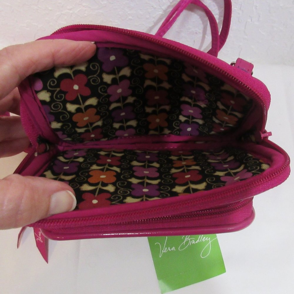 Vera Bradley On the Go Wristlet Magenta MSRP $68 NWT - Picture 8 of 11